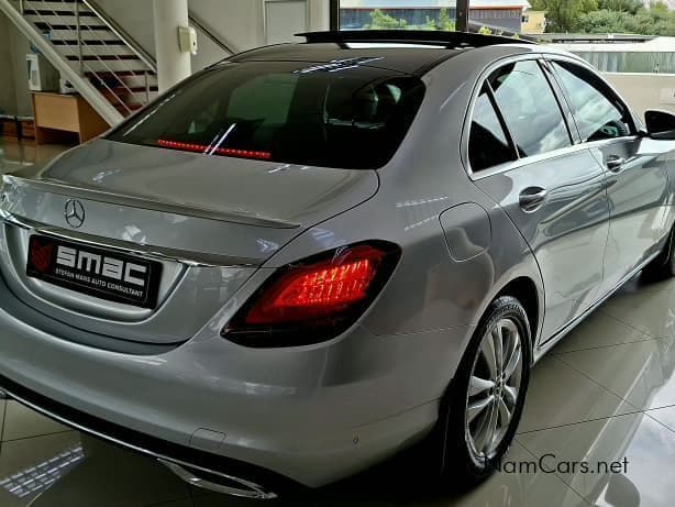 Mercedes-Benz C180 AT