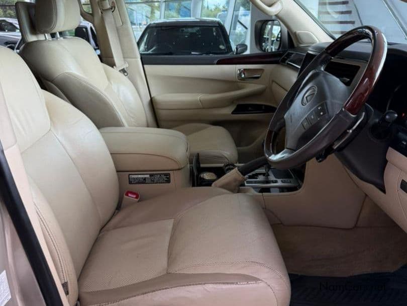 Lexus LX 570 V8 4x4 AT