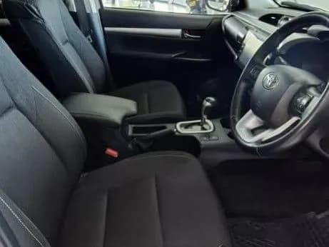 Toyota Hilux 2.8 Gd 6 Raider 4x4 AT
