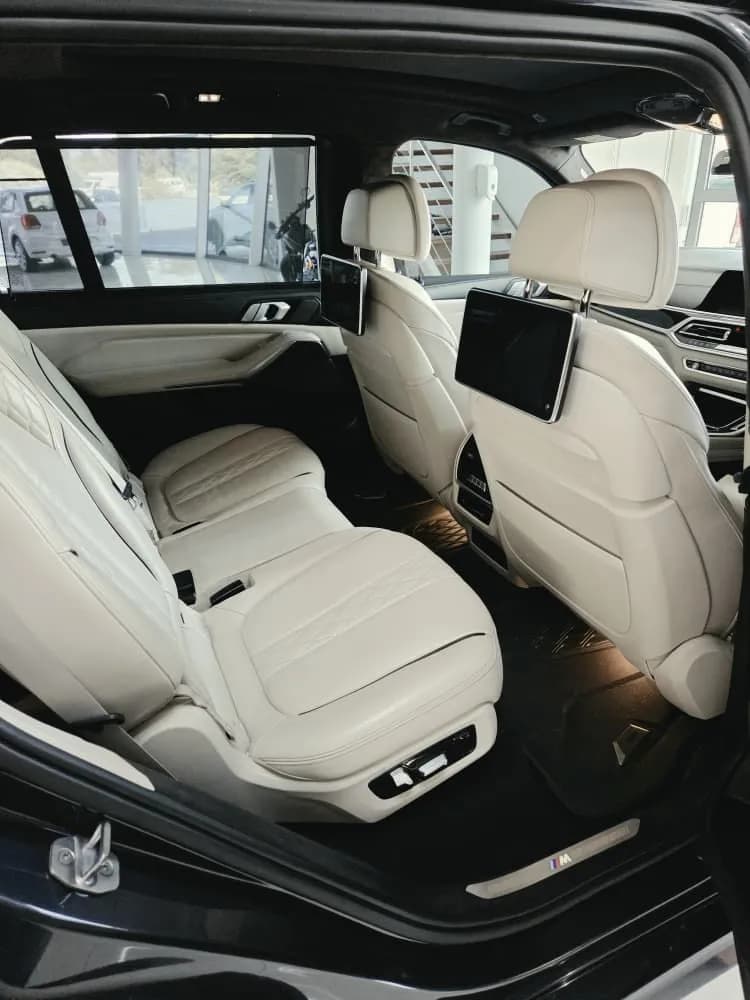 2019 BMW X7 M50D