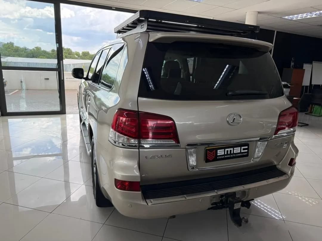 Lexus LX 570 V8 4x4 AT